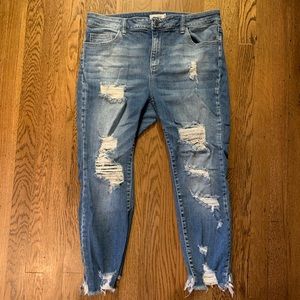 Distressed cropped Jeans
